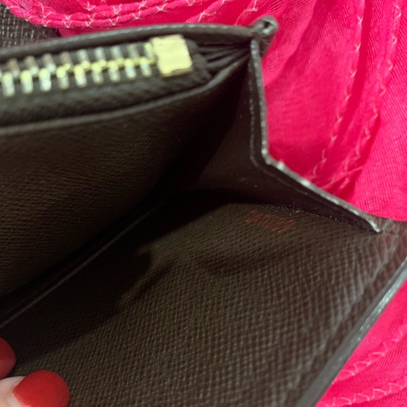 ‼️SOLD‼️ AUTHENTIC Louis Vuitton Wallet - Picture 7 of 8